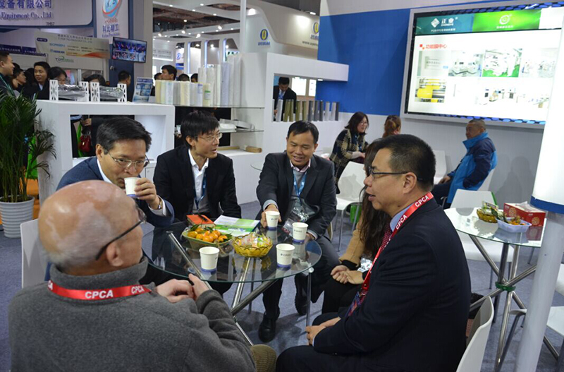 公司領導洽談業(yè)務合作 公司領導洽談業(yè)務合作